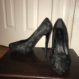 Leopard & lace black pumps